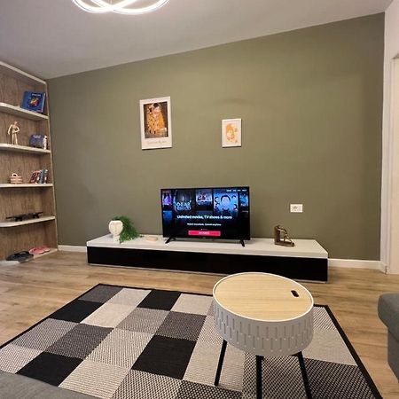 New Bazaar Cane Apartment 3 Tirana Eksteriør billede