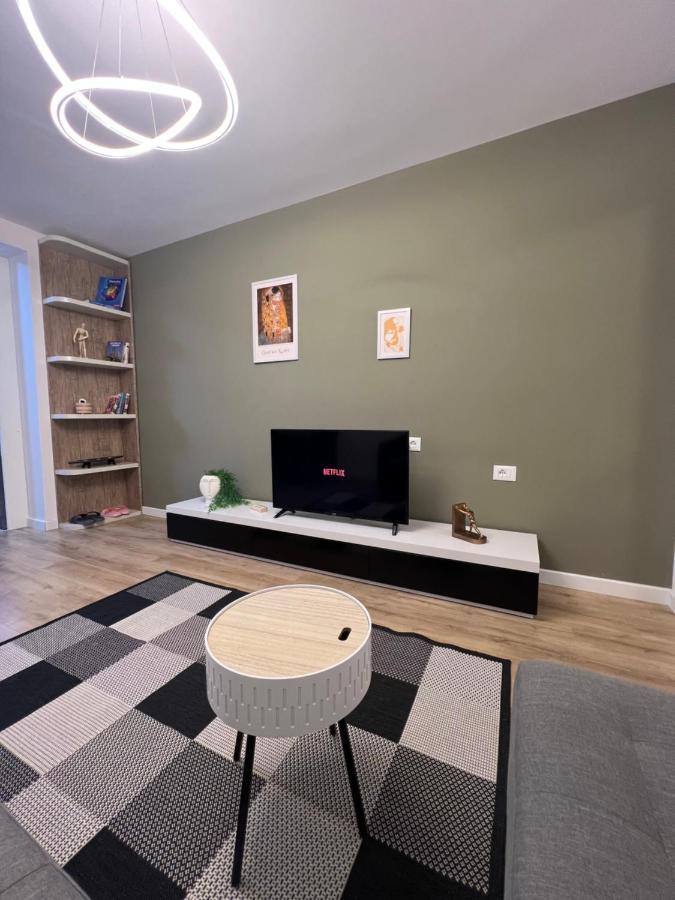 New Bazaar Cane Apartment 3 Tirana Eksteriør billede
