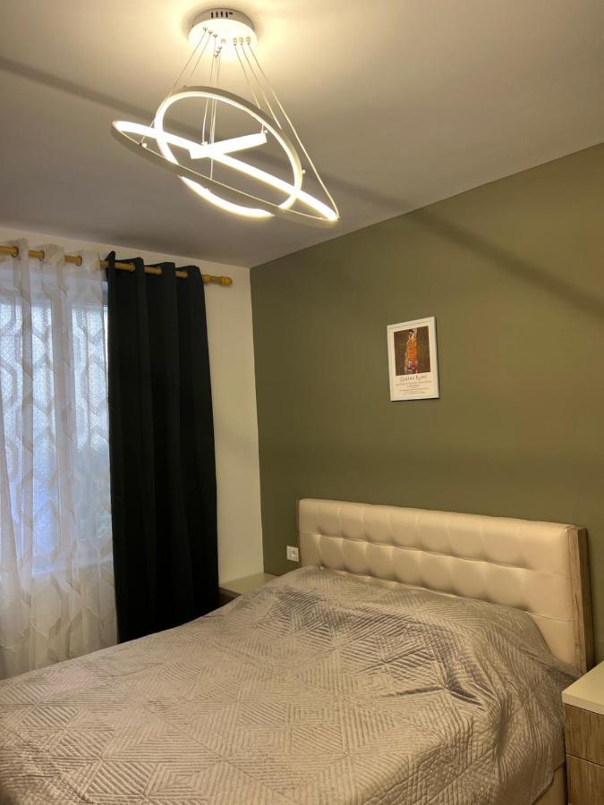 New Bazaar Cane Apartment 3 Tirana Eksteriør billede